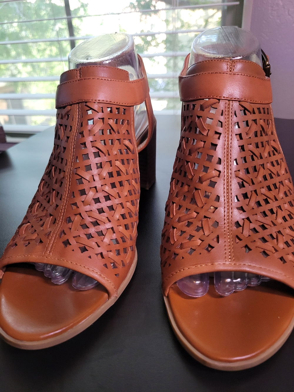 Franco Sarto Harlet 3 Cognac Women’s Open Toe Laser-Cut Heeled Sandals Size 9.5M